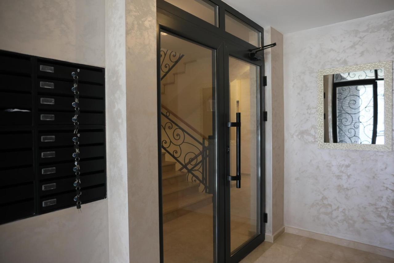 Joli Appartement Belgrado Buitenkant foto