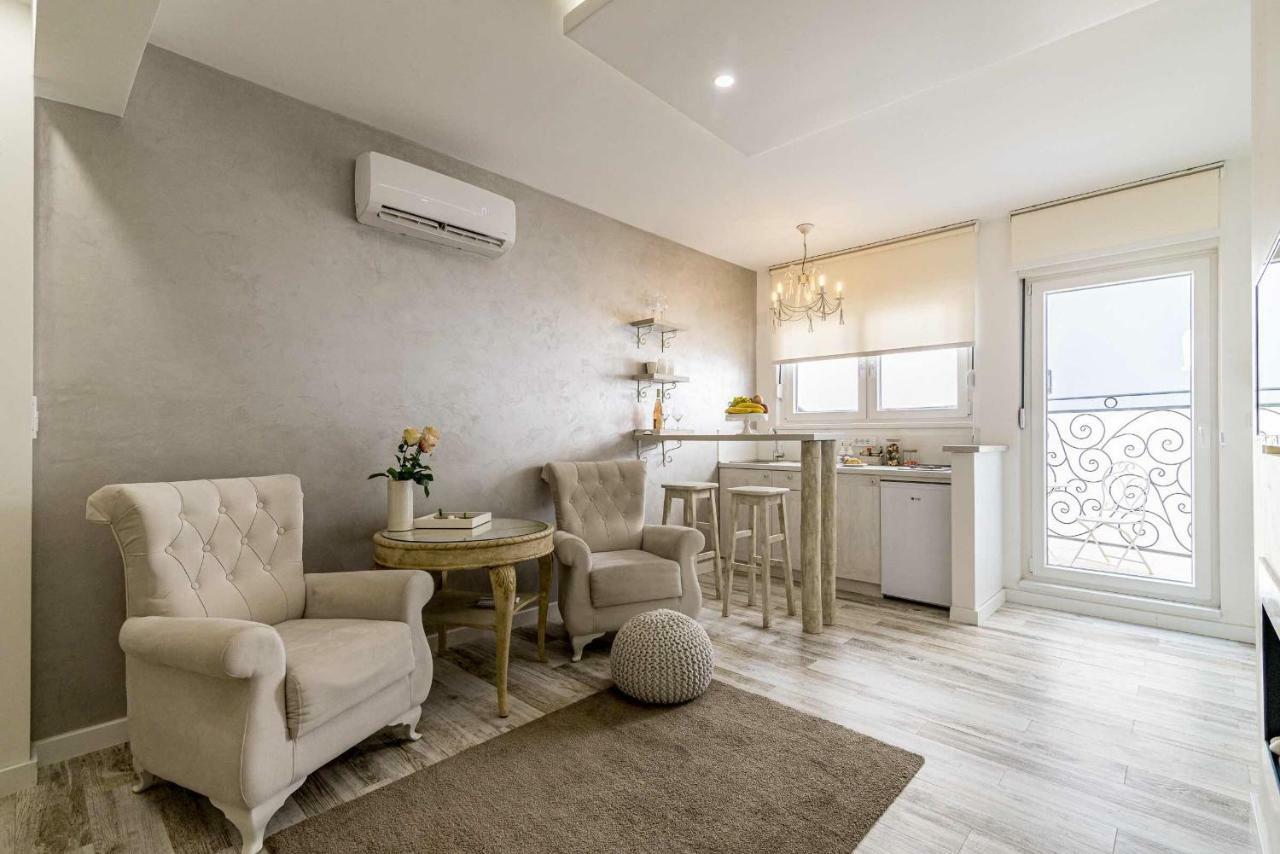 Joli Appartement Belgrado Buitenkant foto