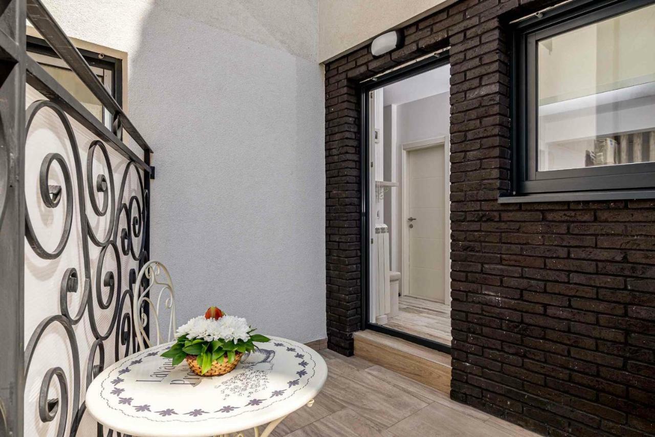 Joli Appartement Belgrado Buitenkant foto